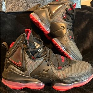 Nike LeBron XlX